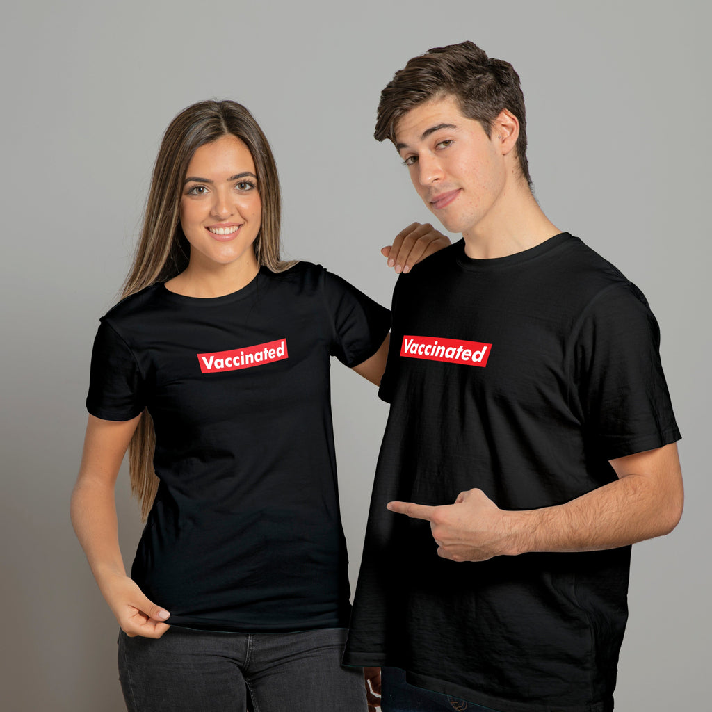 Tricou negru "Vaccinated" Suprem Tshirt TextileDivision 
